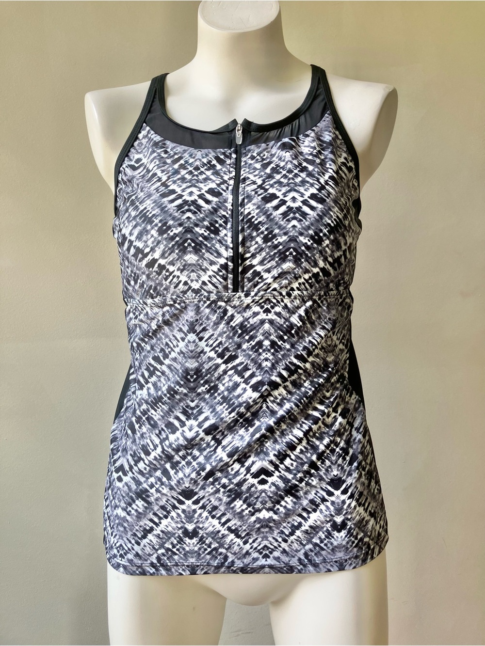Zip Front Mesh Panel Tankini Swim Top